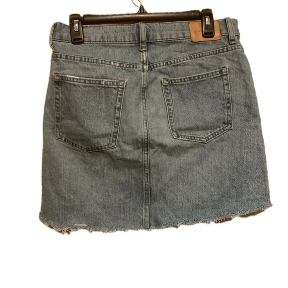 Everlane Denim Mini Skirt Distressed Light wash women’s size 29. EUC - Picture 3 of 10